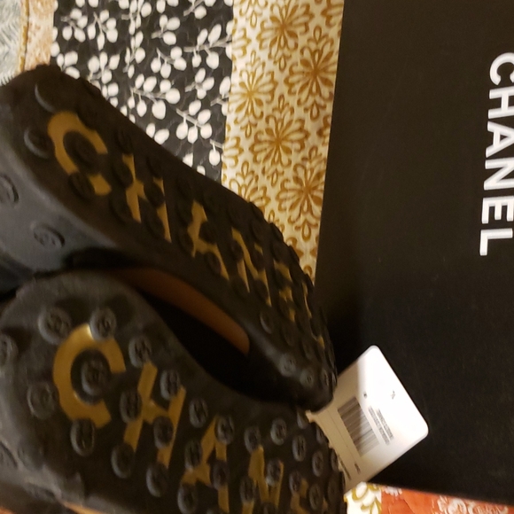 Women's Authentic Chanel sneakers - Picture 7 of 7